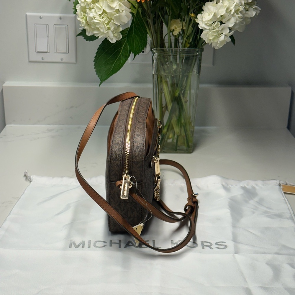 Michael Kors Brown Jet Set Crossbody Camera Bag with MK Dust Bag NWT - Picture 5 of 9